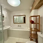 Luxury In The Heart Of Medieval Old Town Appartement *
