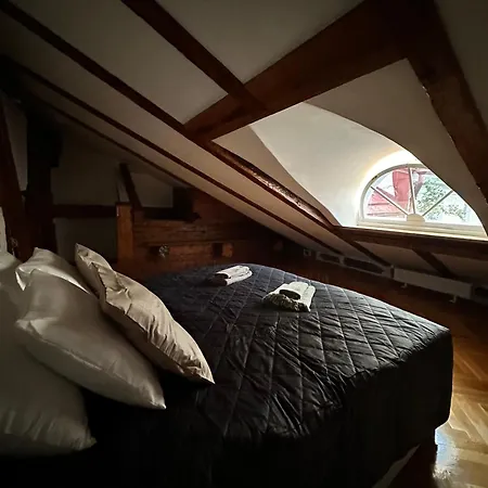 Romantic In The Heart Of Medieval Old Town *