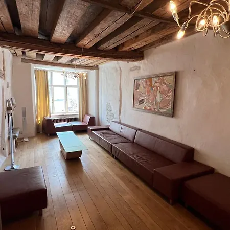Luxury In The Heart Of Medieval Old Town Apartamento Tallin