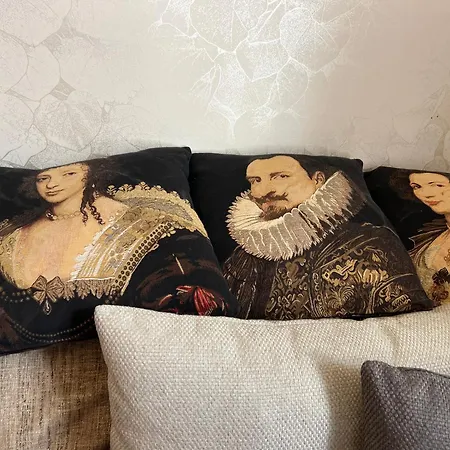 Luxury In The Heart Of Medieval Old Town アパート タリン