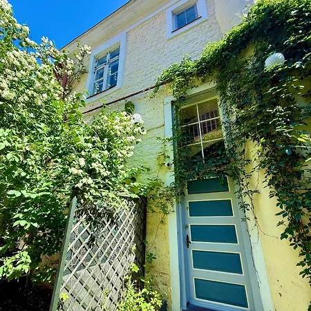 Luxury In The Heart Of Medieval Old Town アパート