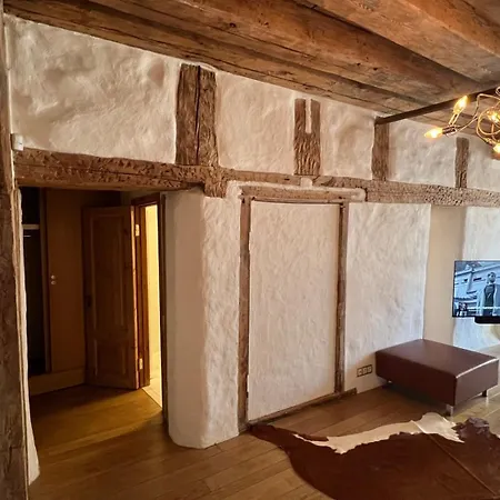 Romantic In The Heart Of Medieval Old Town شقة *