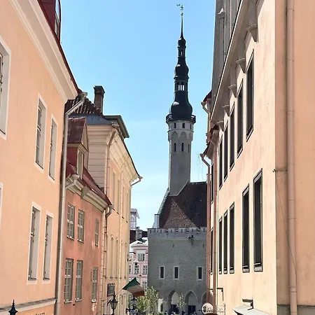 Romantic In The Heart Of Medieval Old Town * تالين