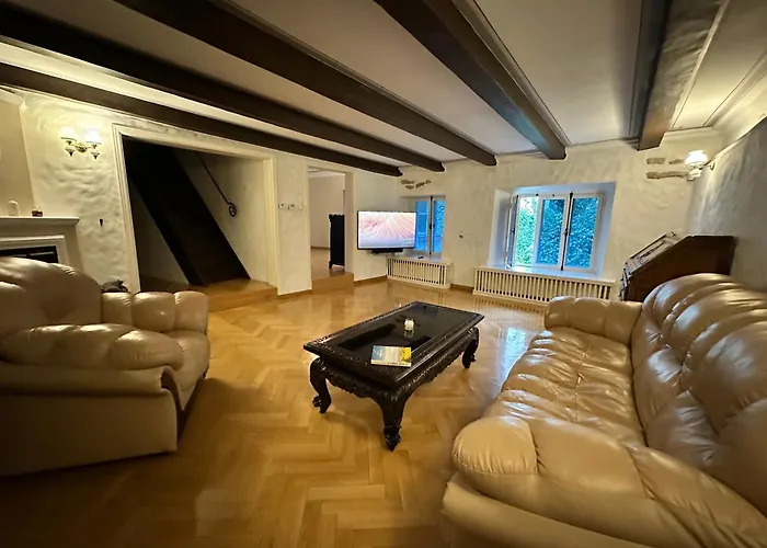 Luxury In The Heart Of Medieval Old Town Appartamento *